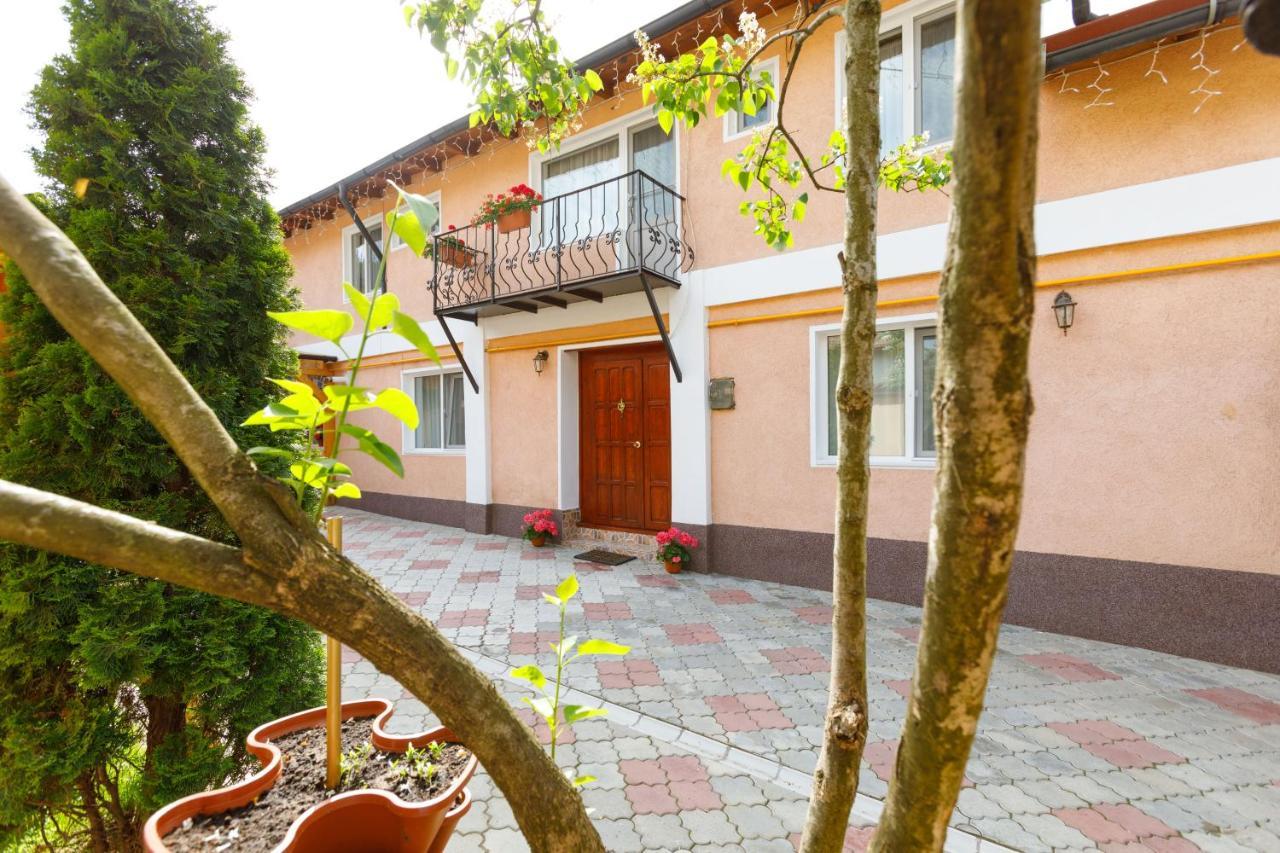 Отель Casa Dacica Рышнов Экстерьер фото